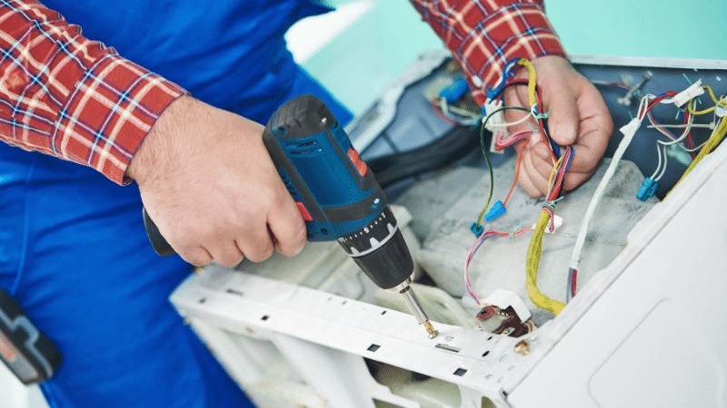 Narlıdere Mitsubishi Mitsubishi çamaşır makinesi kart tamiri – Su almama arızası orijinal parça ile giderildi. - Teknik servis örneği